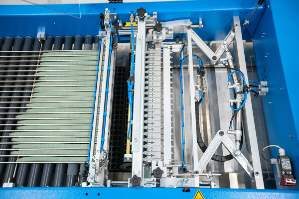 Growcoon_tray_dispenser