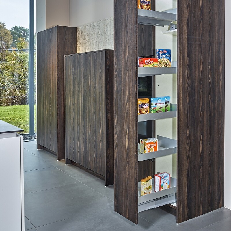 hoge keukenkast - apothekerkast - Showroomkeuken bij Ekelhoff Keukens Duisland