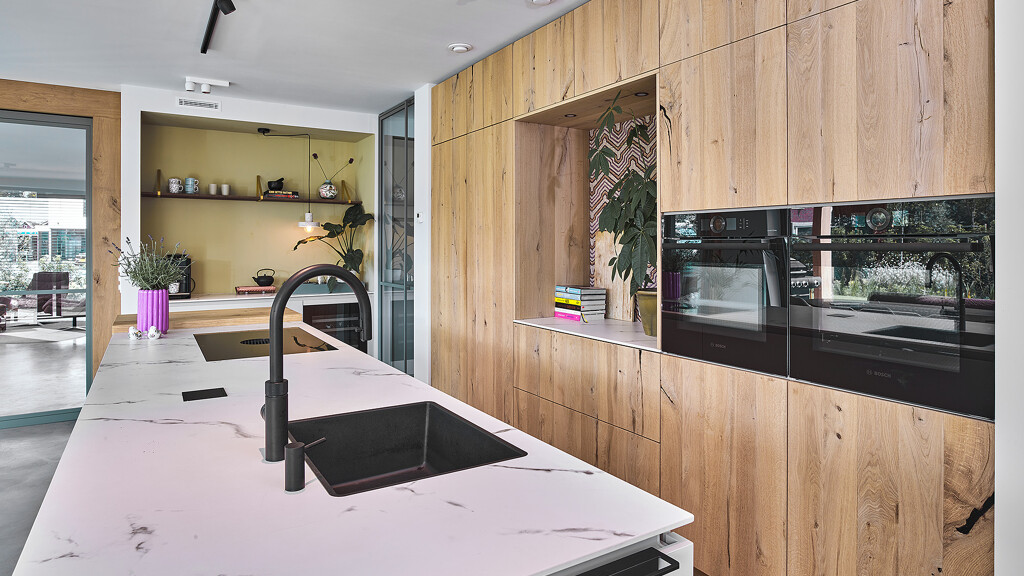 Maatwerk keuken eiken keukenfronten-Dekton aanrechtblad-Ekelhoff Keukens