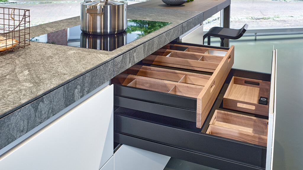 Schöne Valcucine Ausstellungsküche - Forma Mentis-Artematica-Genius Loci. Italienisches Küchendesign, jetzt im Sale bei Ekelhoff Küchen