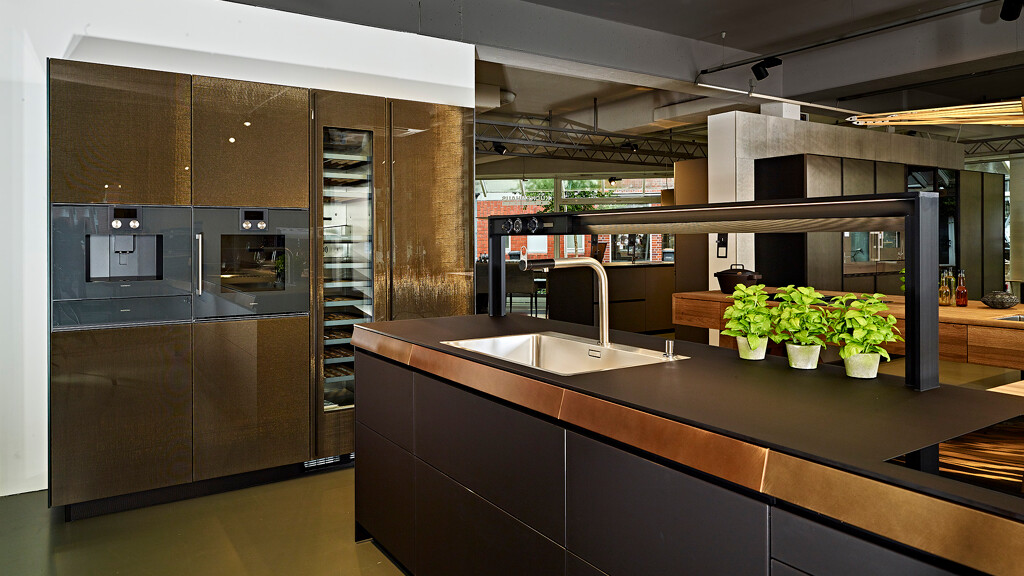 Schöne italienische Designerküche von Valcucine in der Linie Genius Loci. Bei Ekelhoff Küchen in Nordhorn.