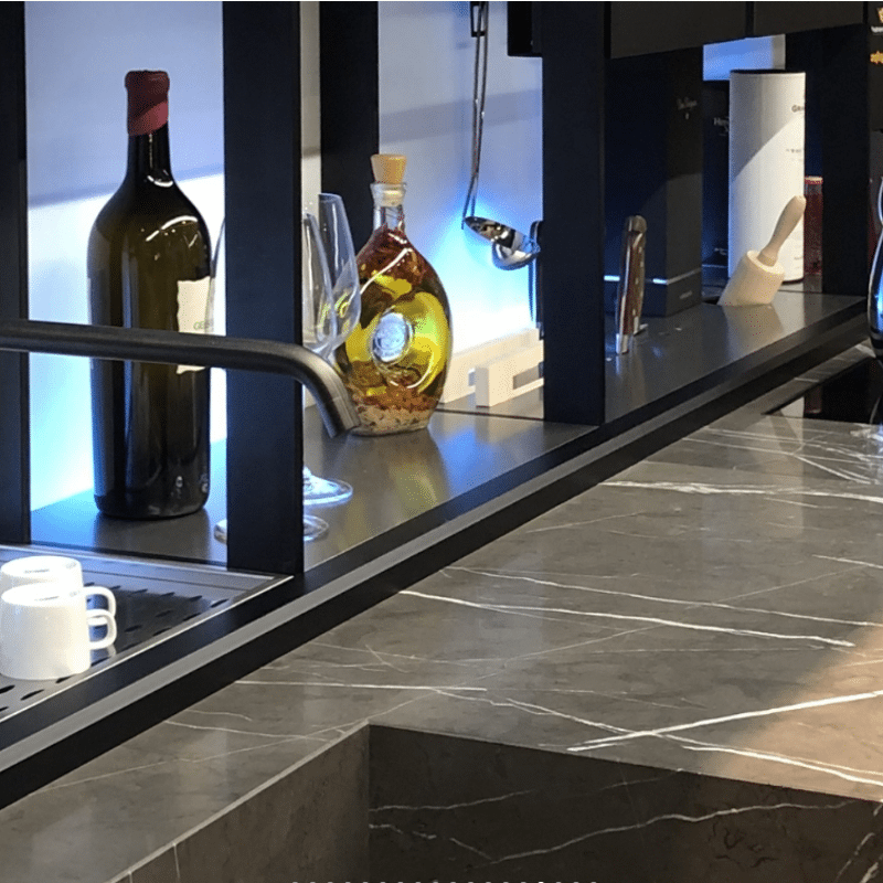 Detail einer italienischen Designerküche von Valcucine aus der Linie Logica Celata. Valcucine Sale bei Ekelhoff Küchen in Nordhorn