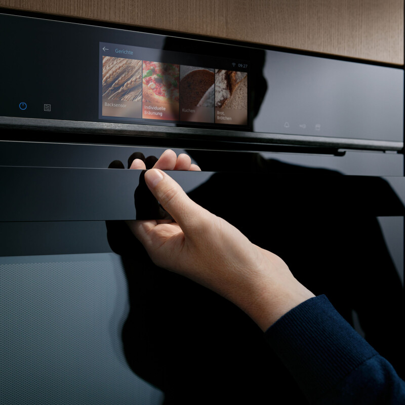 Ontdek de keukenapparatuur van Siemens, en hoe slimme technologie uw leven makkelijker maakt. Siemens home connect -Siemens iQ700-Siemens iQ500 Bij Ekelhoff Keukens in Nordhorn.