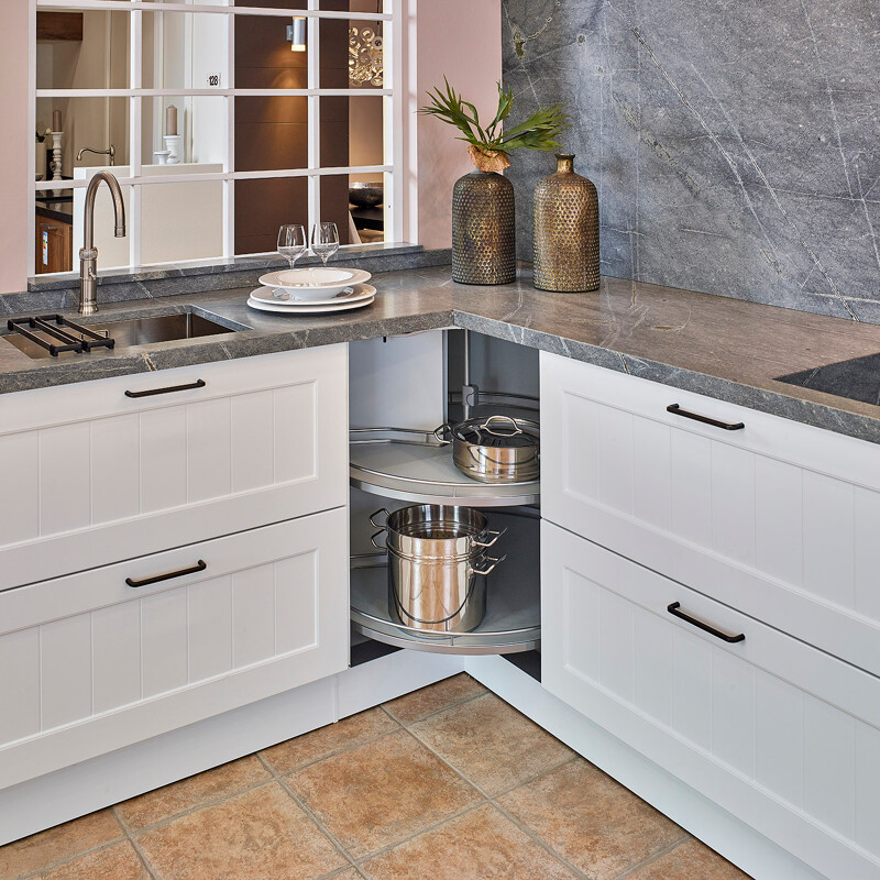 Karussell-Eckschrank - Diese Eckschranklösung ist bei Ekelhoff Küchen in Nordhorn zu sehen.