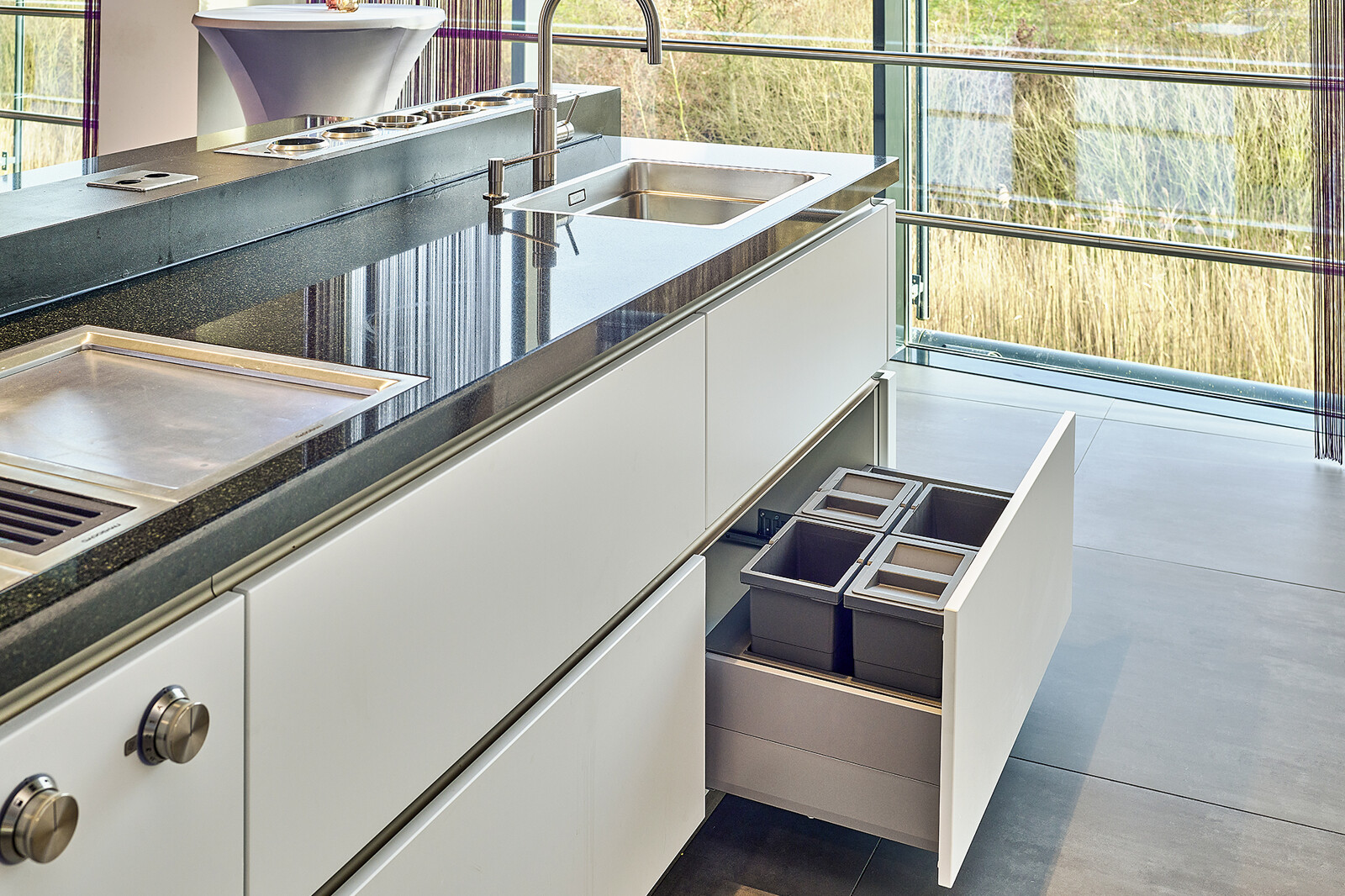Showroomkeuken Sale - Grote professionele keuken voor kookworkshops, catering, showkoken - Ekelhoff Keukens