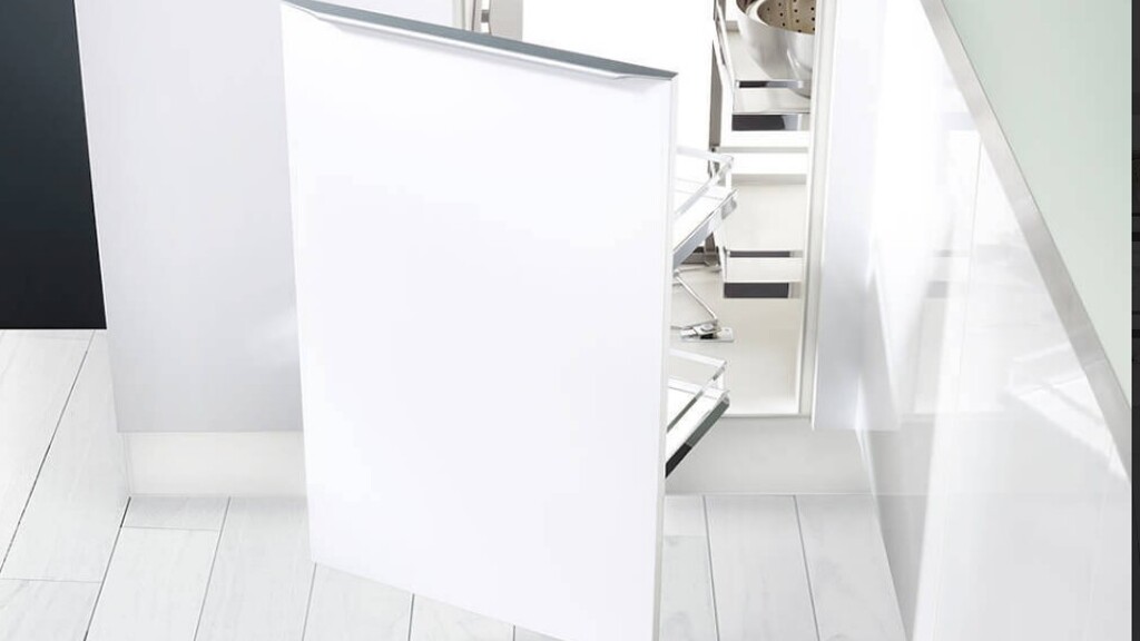 Magic Corner Eckschrank von Kesseböhmer, hier in einer Ballerina Küche bei Ekelhoff Küchen, Nordhorn