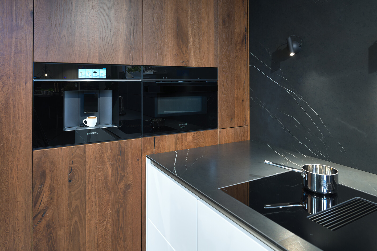  Showroomkeuken: next12 hoekkeuken incl inbouwapparatuur - Ekelhoff Keukens