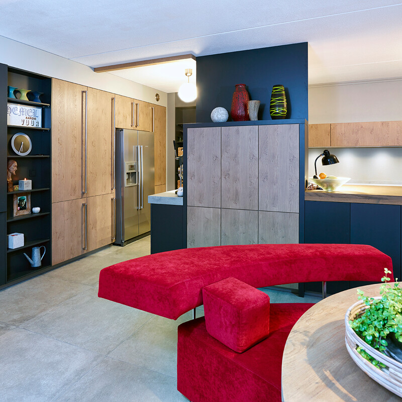 Offene Küche mit Holz_Eichenfronten_Manufaktur-Ekelhoff Kuechen Nordhorn