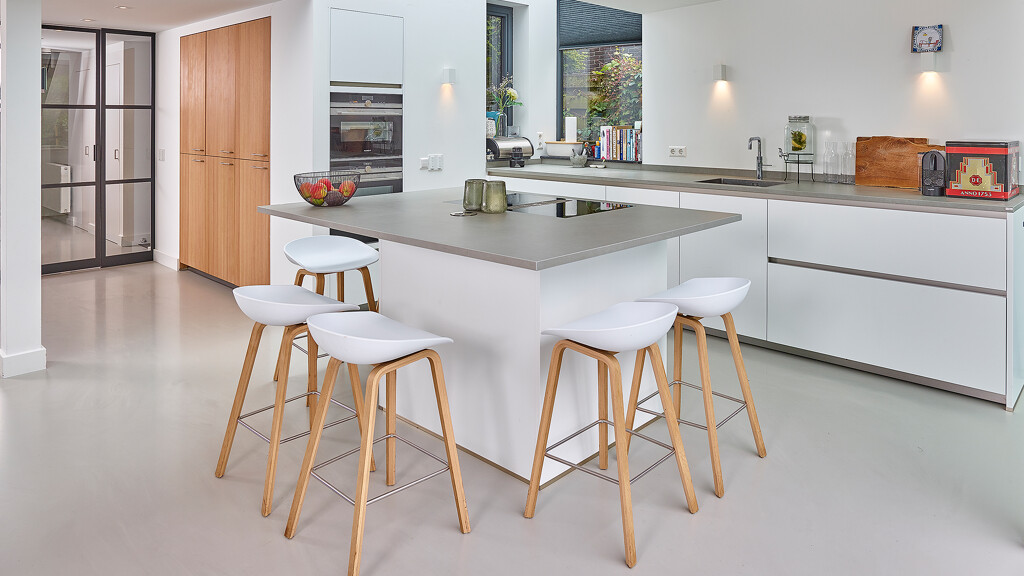 Weiße Inselküche von next125 - Ekelhoff Küchen Nordhorn