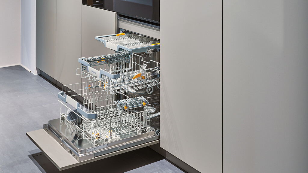 Aanbieding: luxe keuken van next125 met granieten blad en Miele apparatuur incl kookplaat met afzuiging. Bij Ekelhoff Keukens in Nordhorn