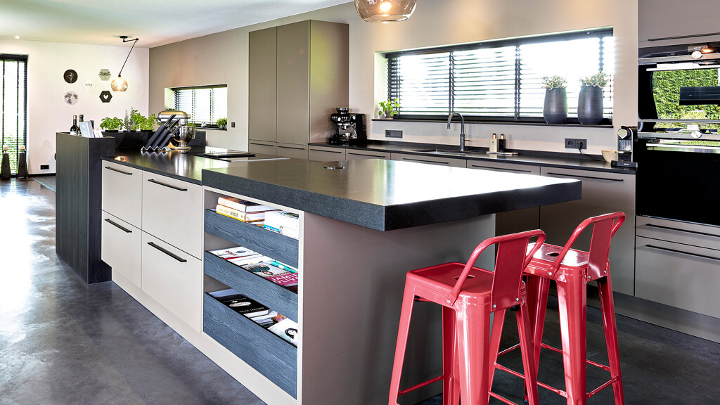 Sandfarbene SieMatic Küche Urban in Umbra Similaque samtmatt, realisiert von Ekelhoff Küchen in Nordhorn