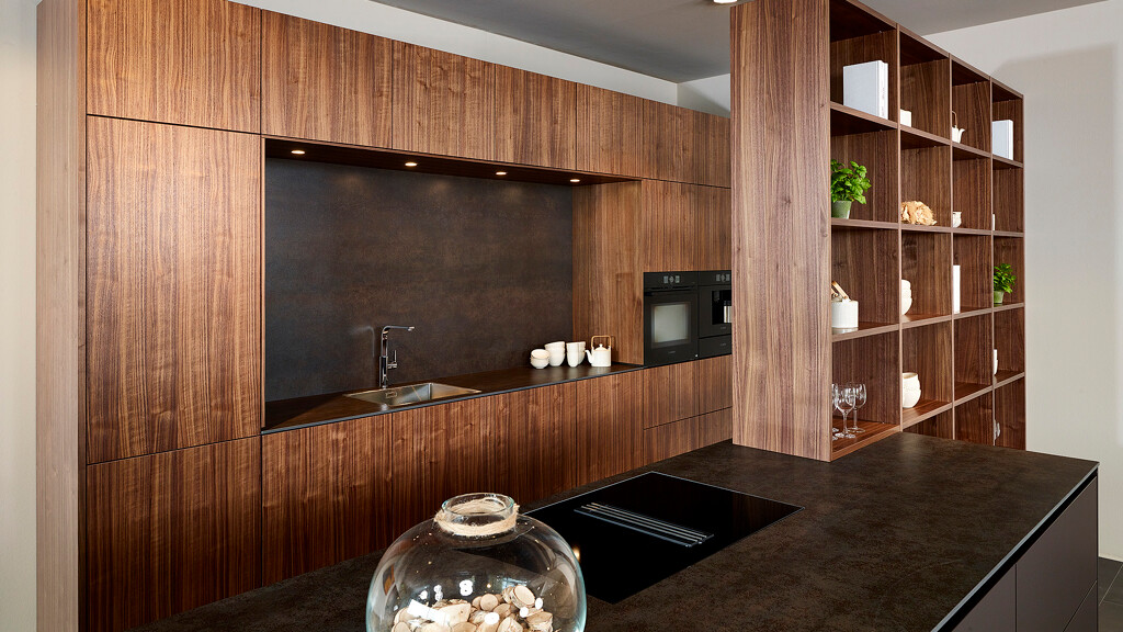 Next125 Keuken NX240 Fenix Mocca und Nussbaum bij Ekelhoff Keukens