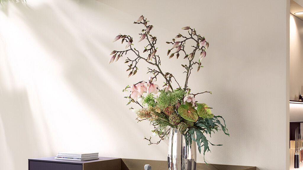 Sideboard van next125 in aubergine fluweelmat AFP