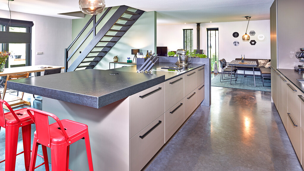 Bewertung SieMatic Küche Urban in Umbra Similaque samtmatt. Küchenbewertung von unseren Kunden in Groningen. Ekelhoff Küchen in Nordhorn