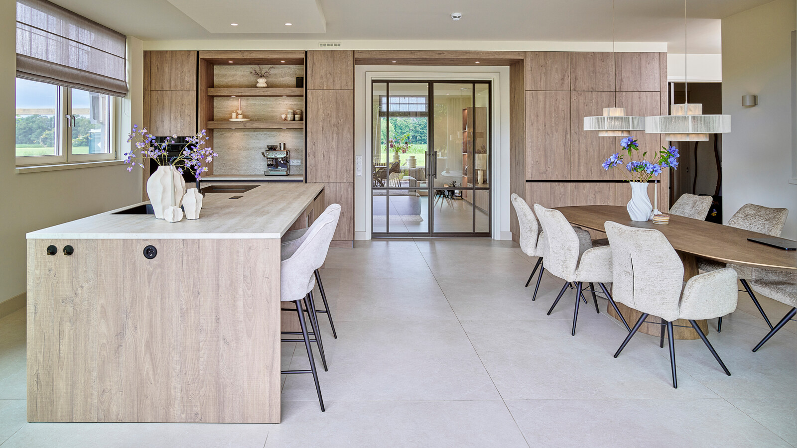 Houtlook Keuken in Sherwood eiken-sepiagrijs van Ballerina, gerealiseerd door Ekelhoff Keukens