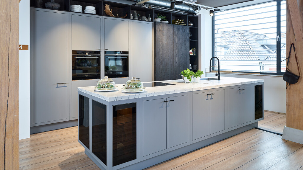 Graue Landhausküche - maßgefertigte Küche- Ekelhoff Küchen Deutschland