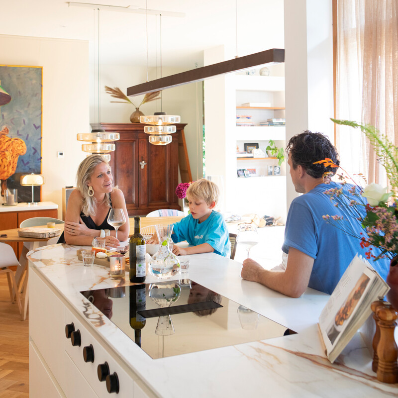 Keukeneiland met bar-hub van het huis-Ekelhoff keukens