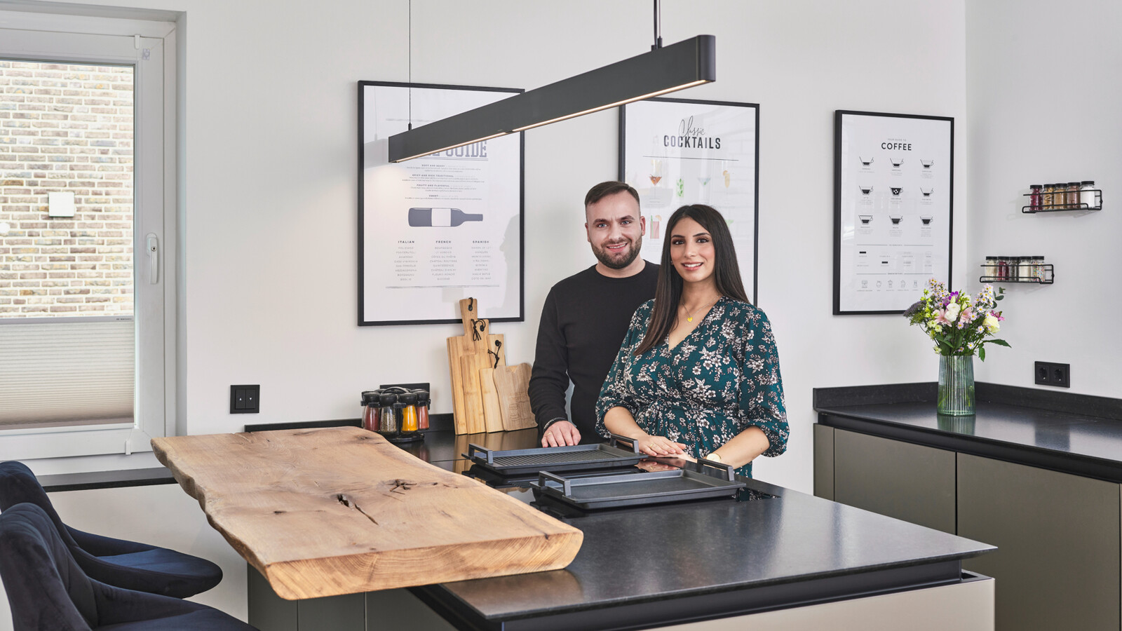 NIeuwe keuken met kookeiland van keukendesigner Benjamin Cicek van Ekelhoff Keukens in Nordhorn. next125 met glasfronten