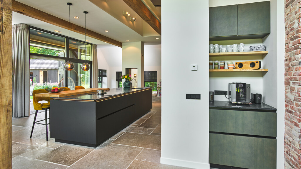 Wohnküche von next125 mit Kaffee-Ecke oder Kaffee-Nische. Die Küche wurde durch Ekelhoff Küchen, Nordhorn, realisiert.