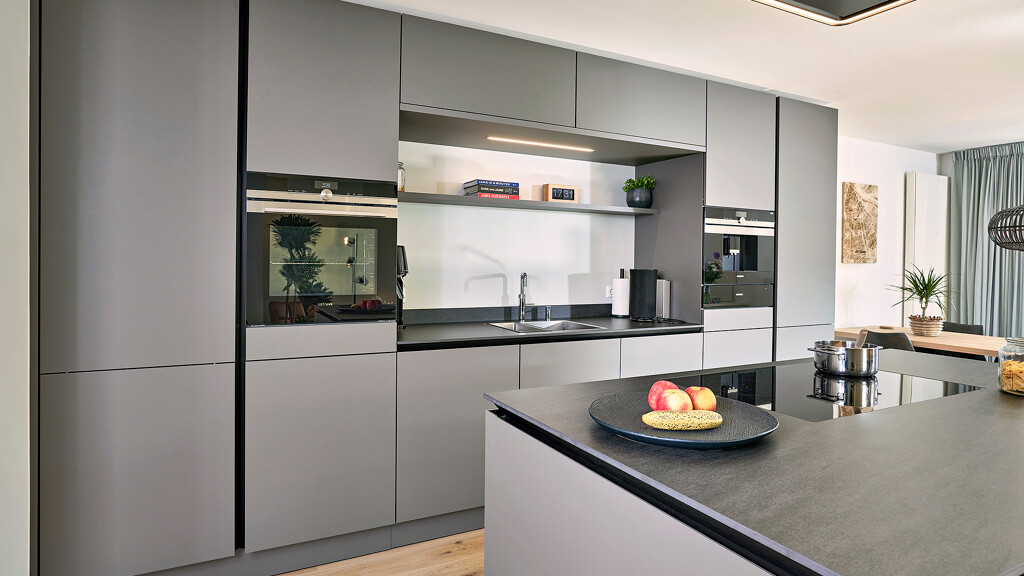 SieMatic SLX in steengrijze similaque van Ekelhoff Kuchen