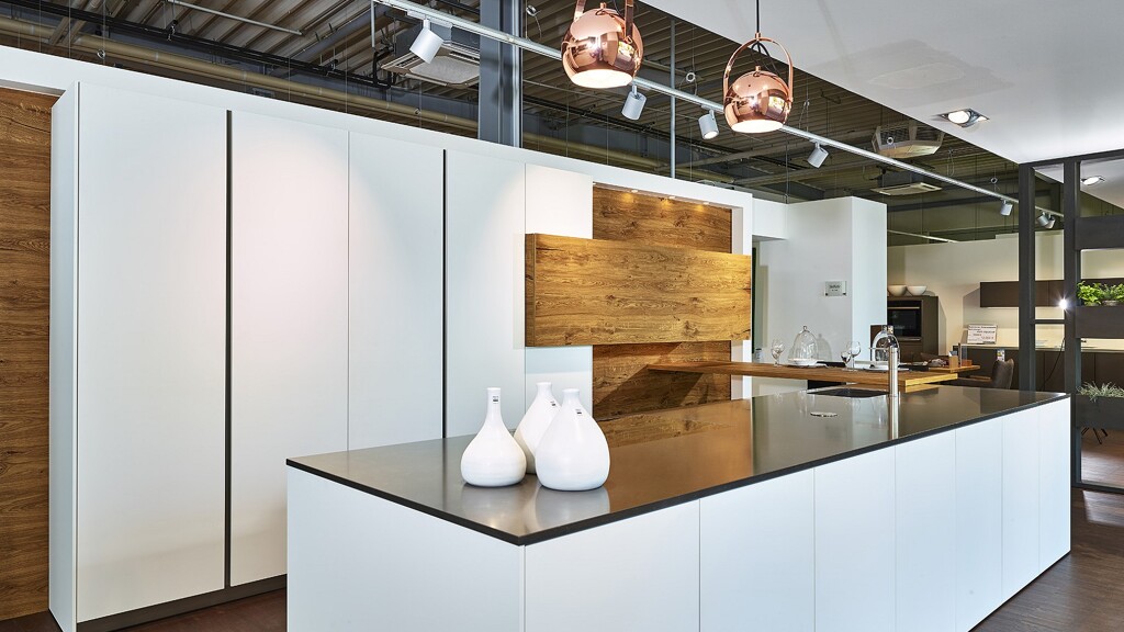 Keuken op maat  - Unikat by Ekelhoff Keukens Duitsland - Einlandkeuken in mat wit  en hout