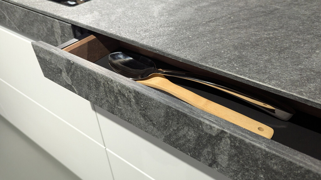 Schöne Valcucine Ausstellungsküche - Forma Mentis-Artematica-Genius Loci. Italienisches Küchendesign, jetzt im Sale bei Ekelhoff Küchen