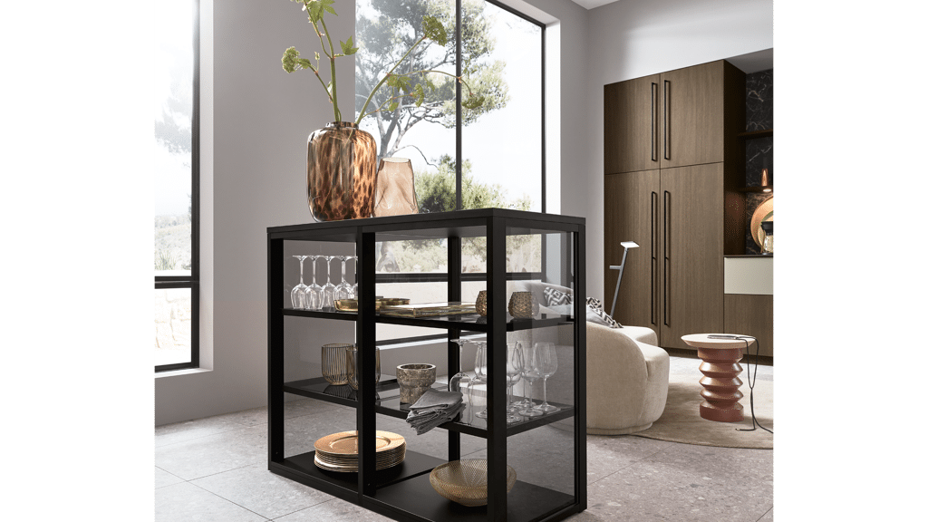 Vrijstaande vitrinekast van Ballerina Küchen, Bij Ekelhoff in Nordhorn