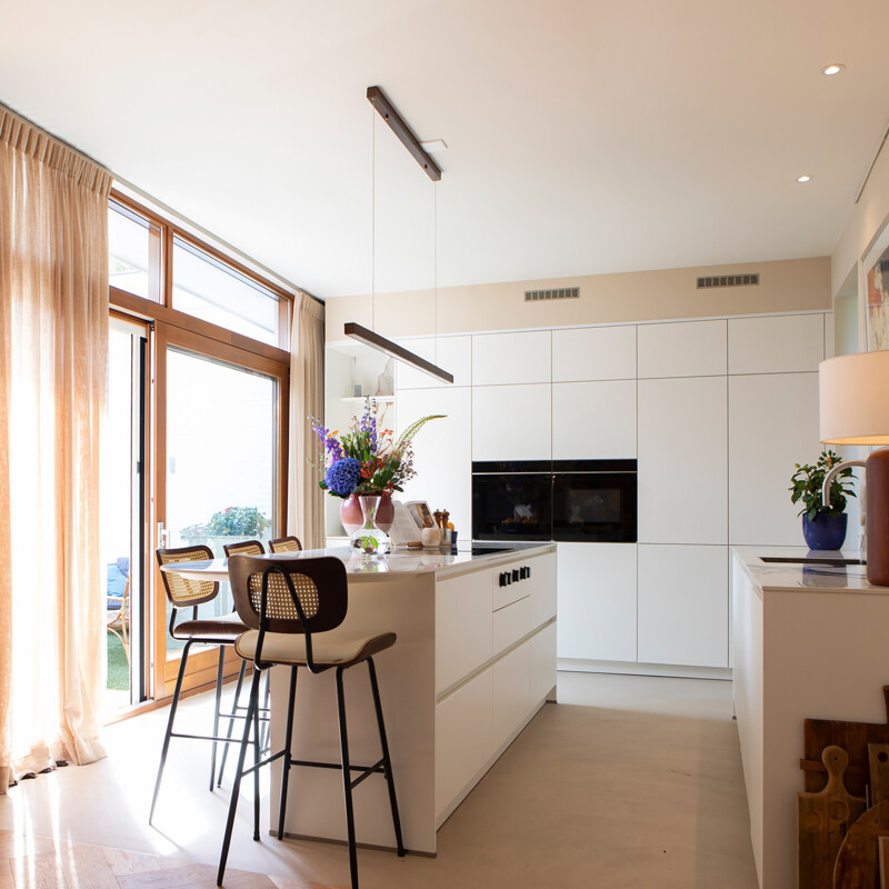 Witte designkeuken in Groningen-Ekelhoff Keukens