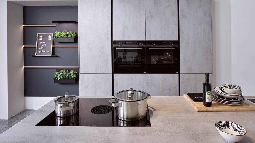 Graue Küche - Betonlook Inselküche Contur Elba_Ekelhoff Küchen Nordhorn