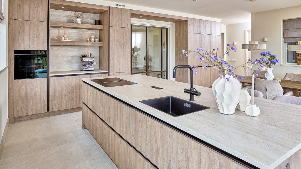 Eilandkeuken-Ballerina Keuken-Houtimitatie-Sherwood Eiken-Sepiagrijs-Ekelhoff Keukens