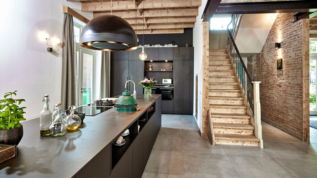 Ekelhoff Kuchen  Duitsland - Zwarte keuken met hout