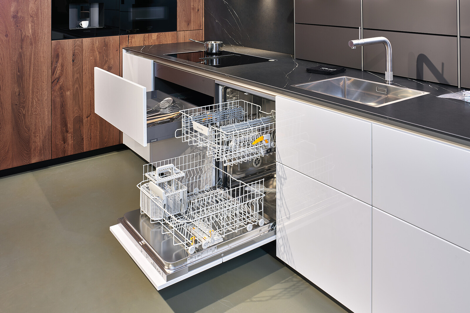  Showroomkeuken: next12 hoekkeuken incl inbouwapparatuur - Ekelhoff Küchen