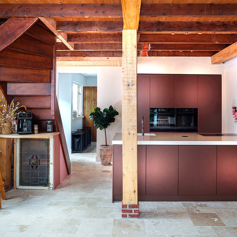 Schauen Sie sich diese kupferfarbene Küche bei unseren Kunden zu Hause an: Palazzo von Ballerina Küchen, mit einem kupferfarbenen Metallic-Strukturlack. Entdecken Sie Ekelhoff Küchen in Nordhorn.