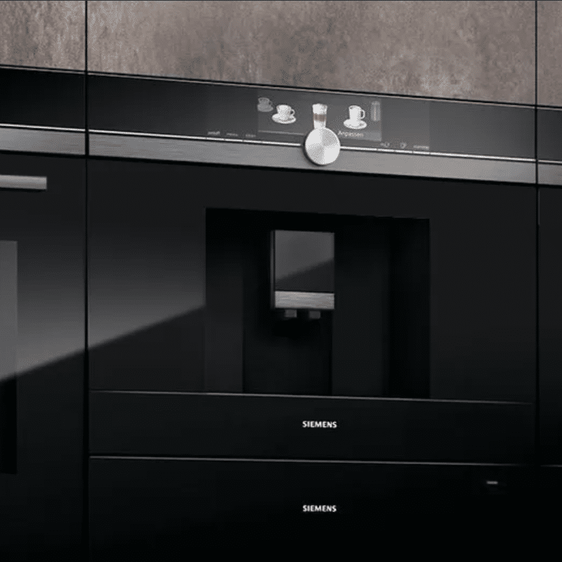 Ontdek de nieuwste keukenapparatuur van Siemens, en hoe slimme technologie uw leven makkelijker maakt. Inbouw koffievolautomaat. Siemens home connect -Siemens iQ700-Siemens iQ500. Ekelhoff Keukens in Nordhorn.