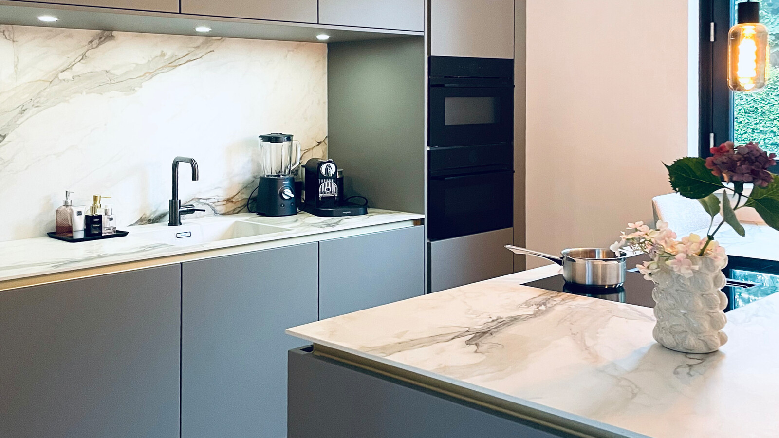 Contur Küche-Terragrau-Keramik Marmor Arbeitsplatte-Ekelhoff Küchen