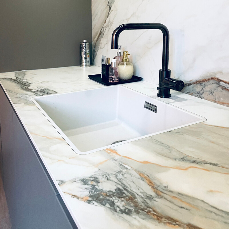 Graue Küche-Keramik-Marmor-Arbeitsplatte-Ekelhoff Küchen