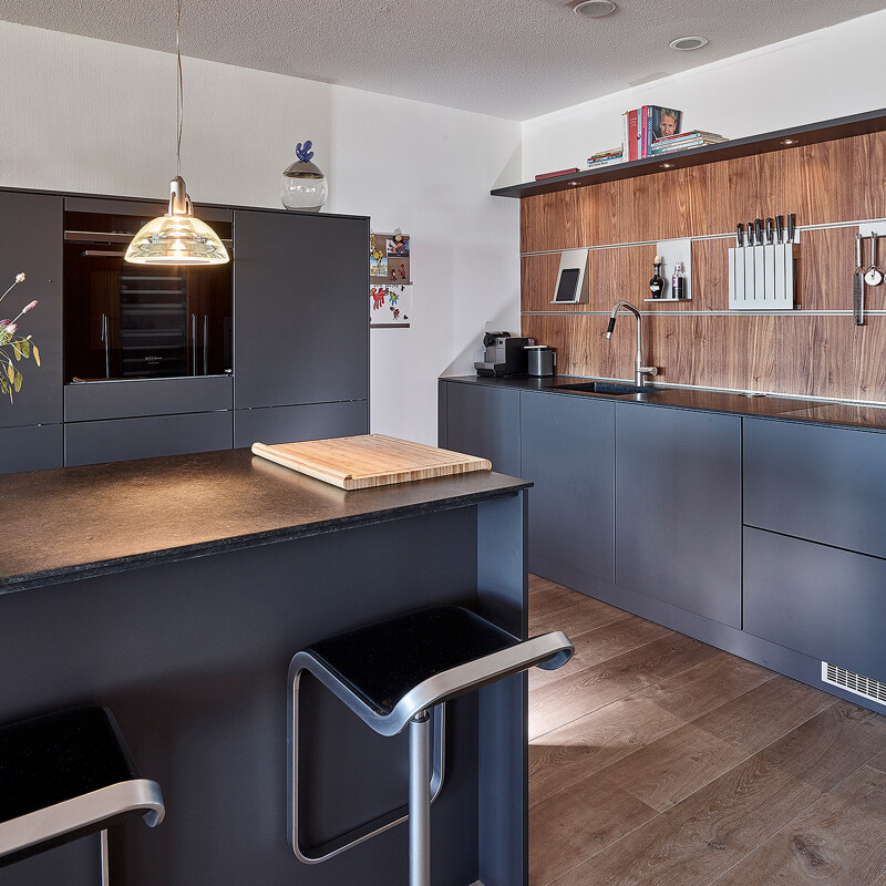 SieMatic Küche Pure in Nussbaum und Graphitgrau von Ekelhoff Küchen