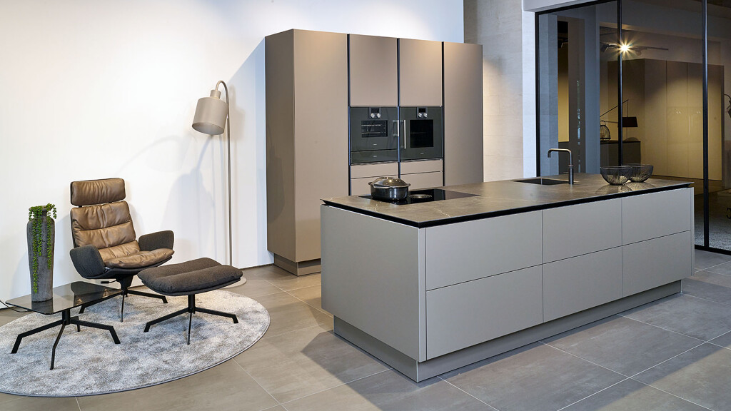 SieMatic SLX Pure bij Ekelhoff Keukens Duitsland - grijze strakke keuken 