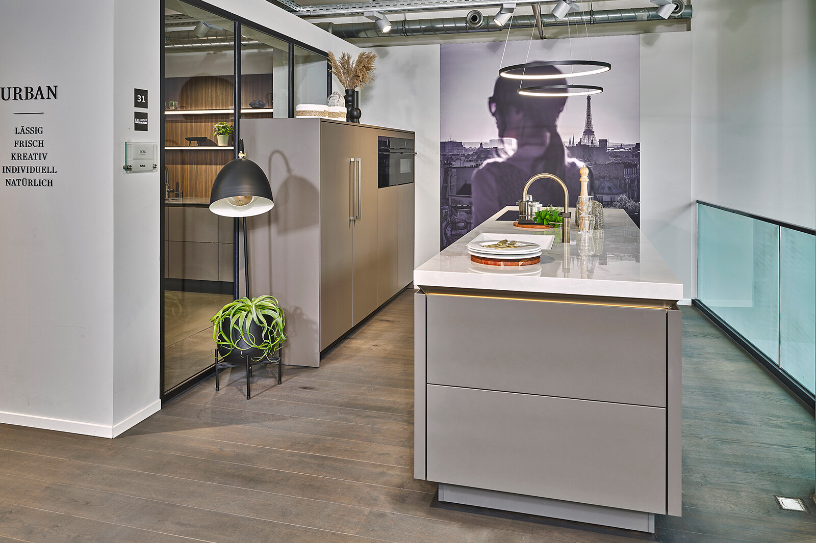 Showroomkeuken: SieMatic SLX-LS eilandkeuken taupe - Umbra