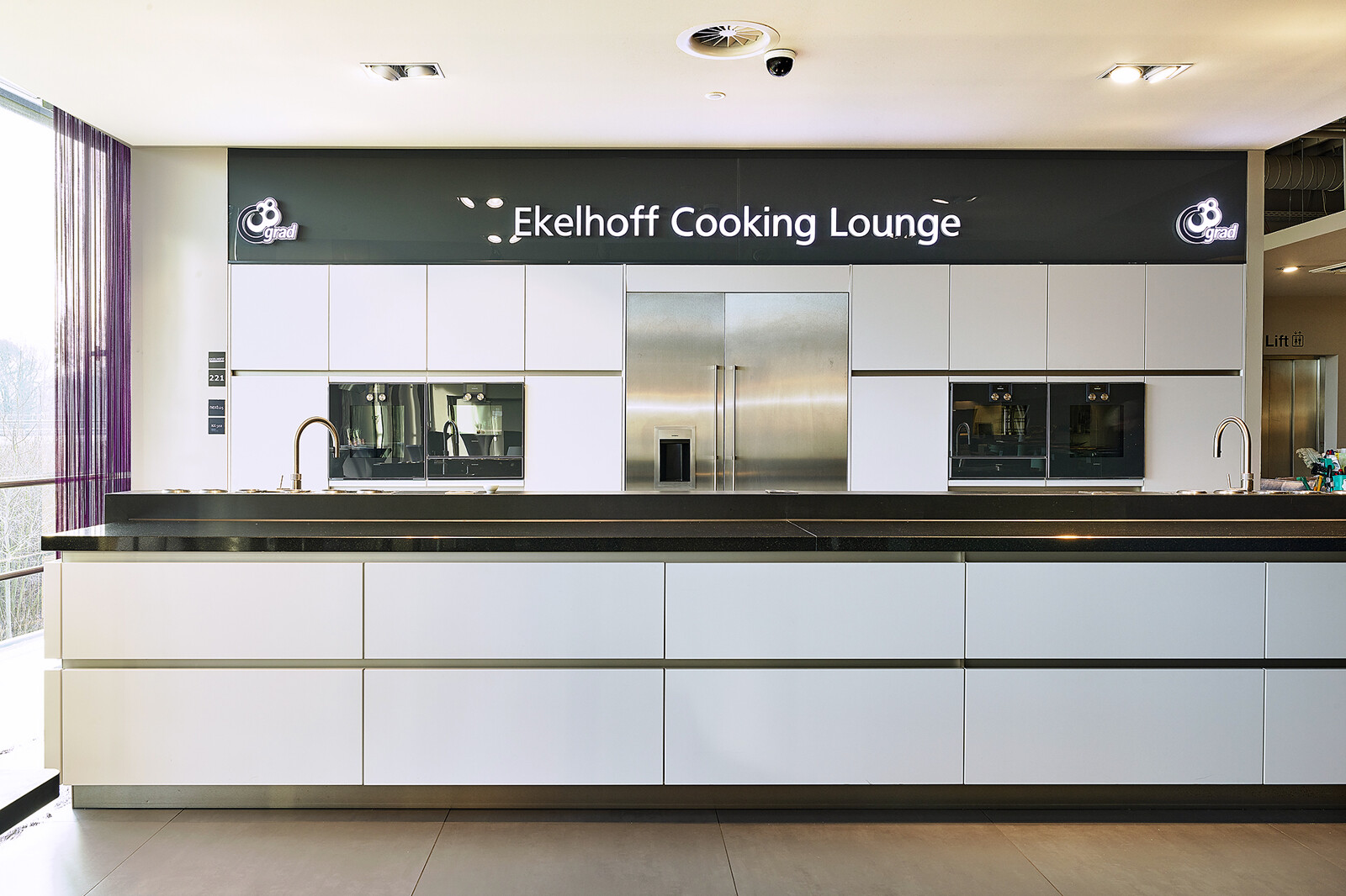 Showroomkeuken Sale - Grote professionele keuken voor kookworkshops, catering, showkoken - Ekelhoff Keukens