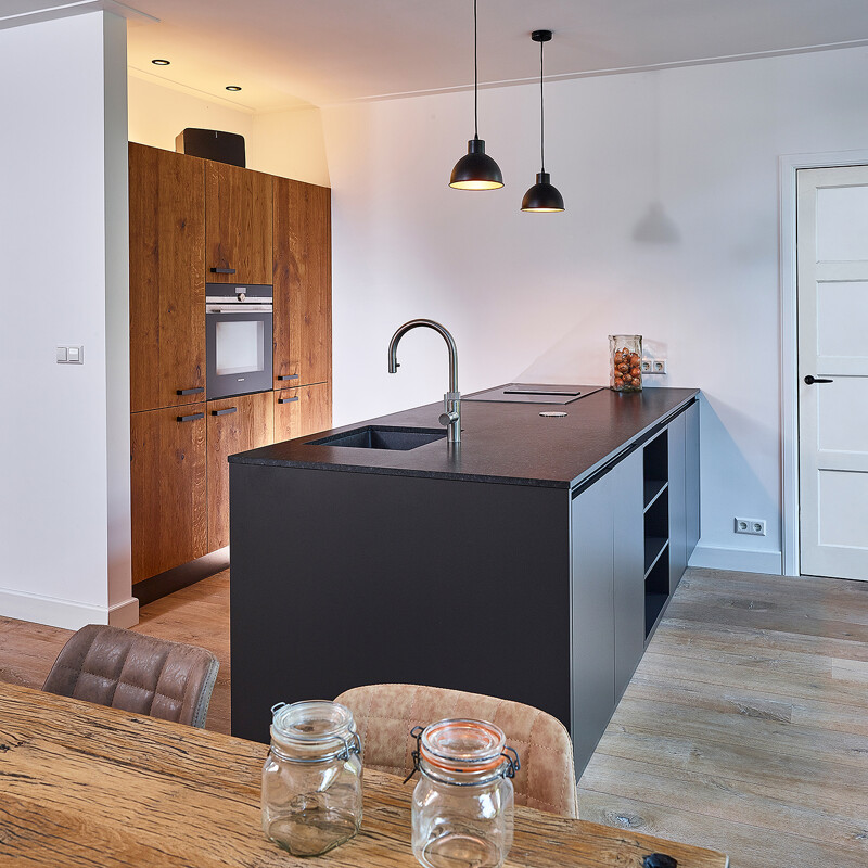 Keukeninspirtatie! Zwarte keuken met Eiland