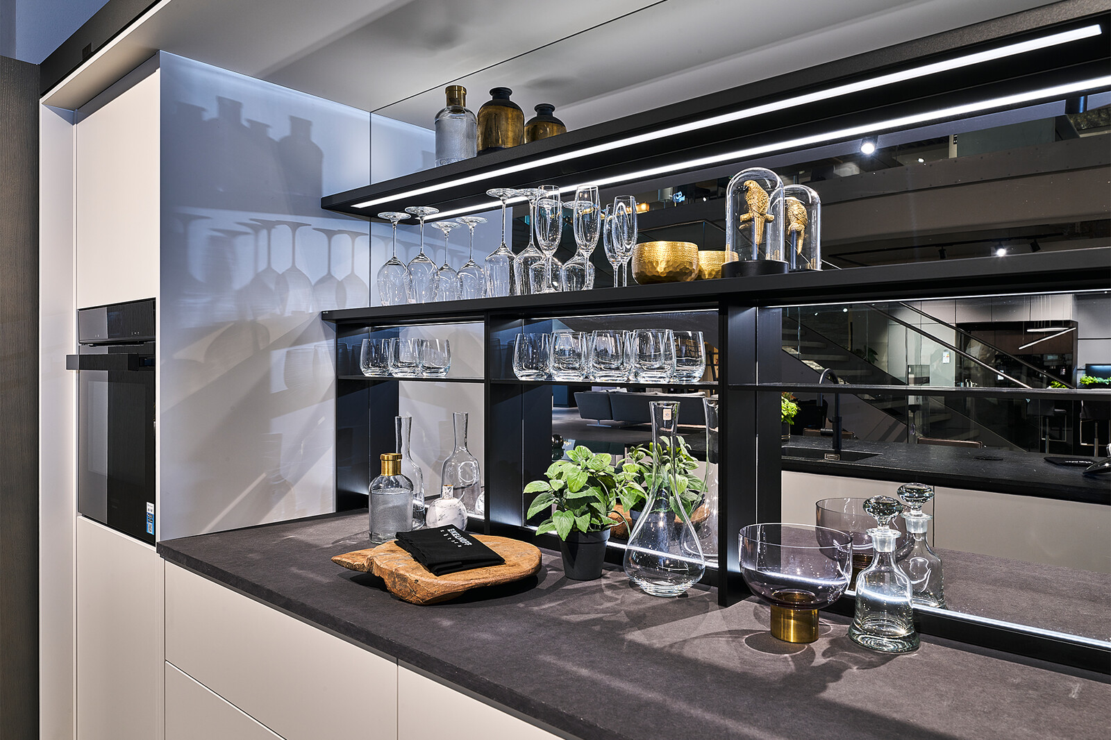 next125 keuken met pocketdeuren en spiegelachterwand