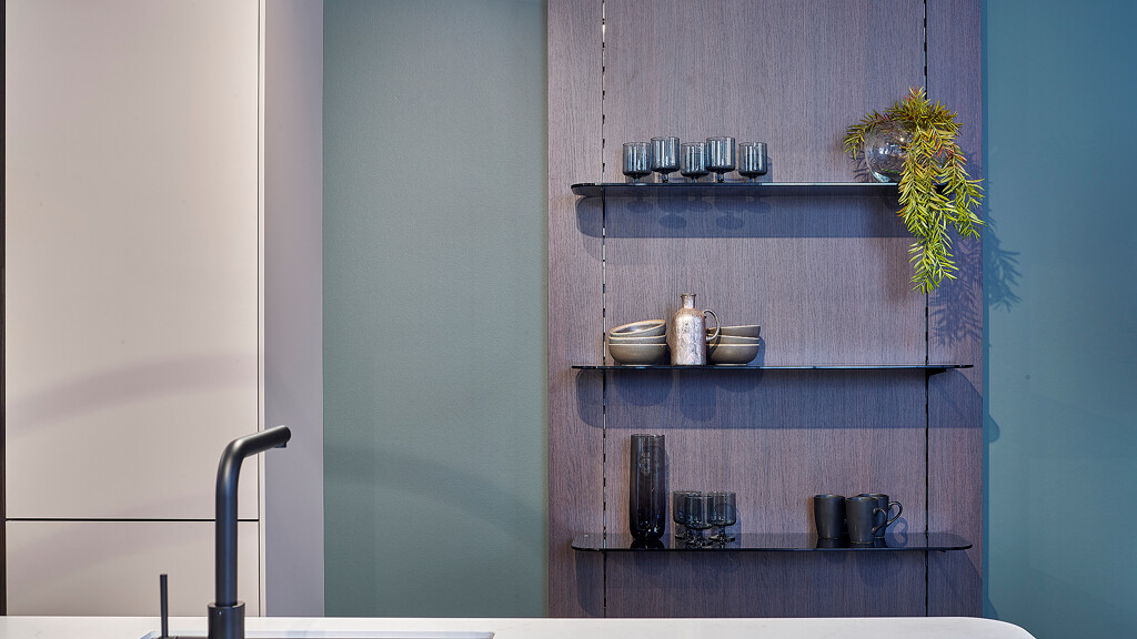 SieMatic Inselküche mit Paneelwand-Ekelhoff Küchen