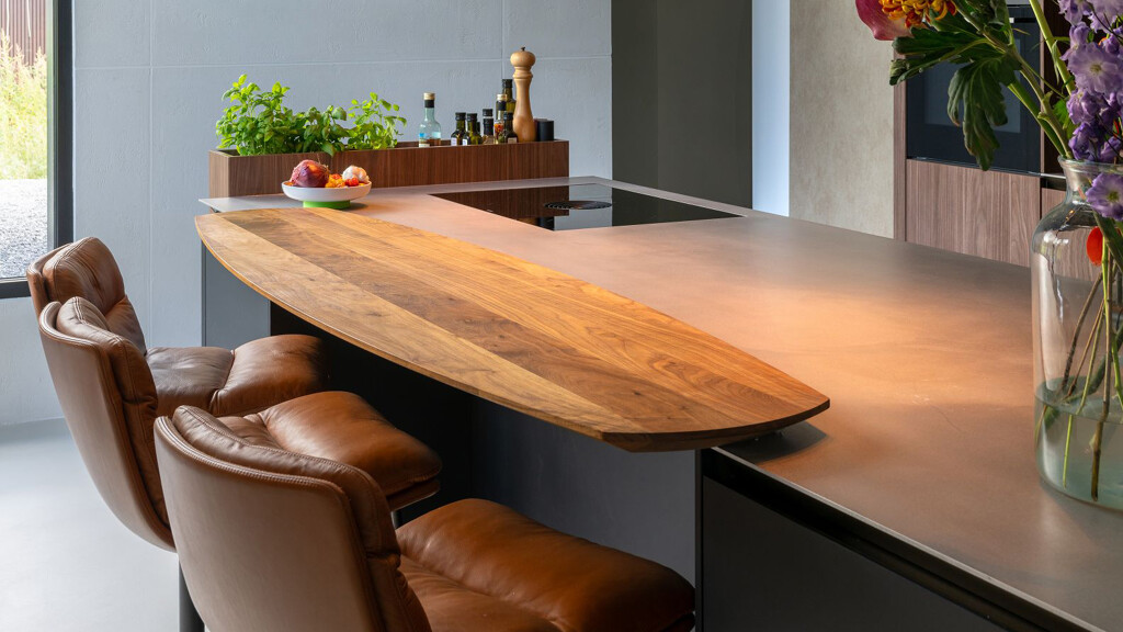 SieMatic SLX keuken met notenhouten bar-Ekelhoff Keukens