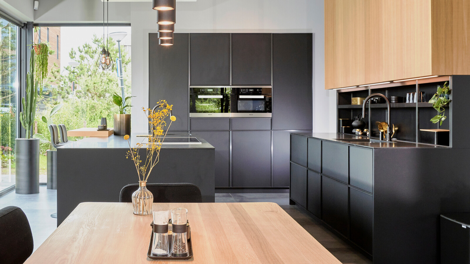 designkeuken met eiken van Ekelhoff Keukens Duitsland