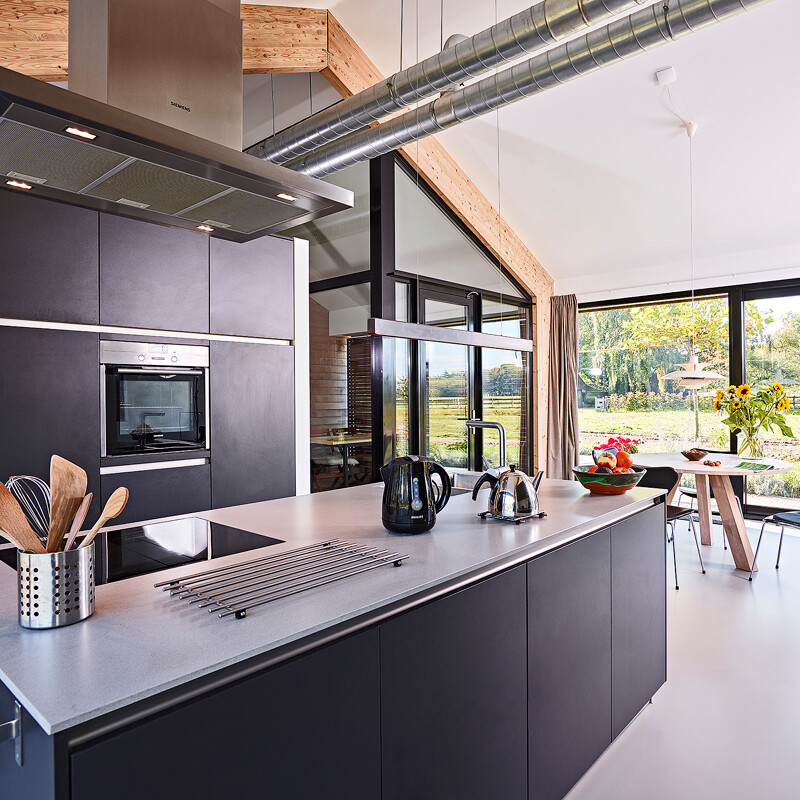 Zwarte keuken van contur keukens - nova lavazwart