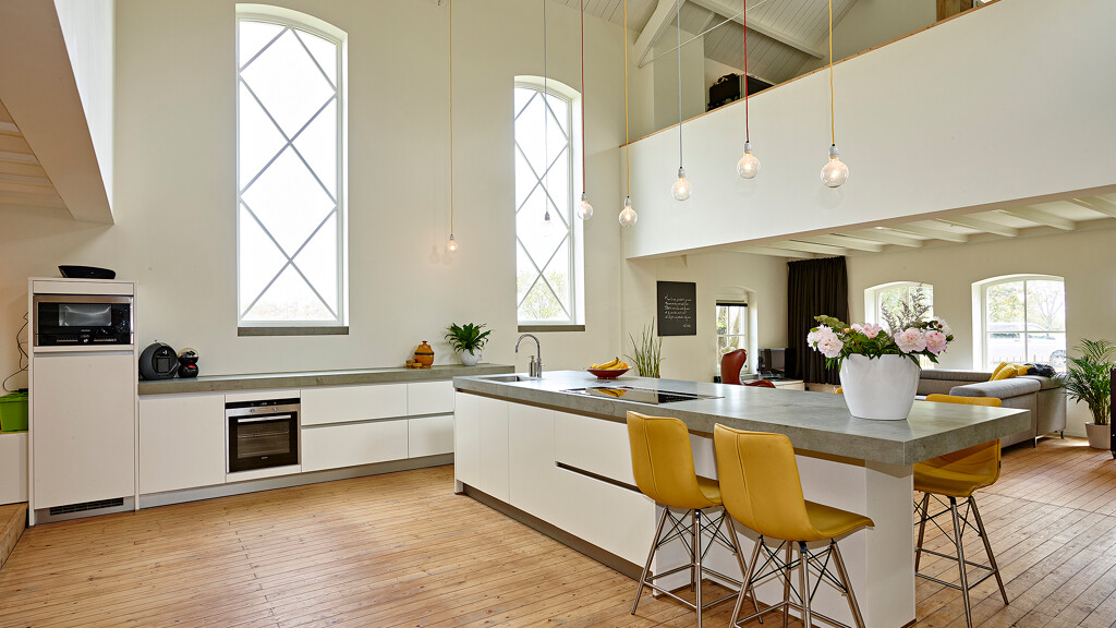 Conturkeuken met betonlook aanrechtblad bij Ekelhoff Keukens Duitsland Nordhorn