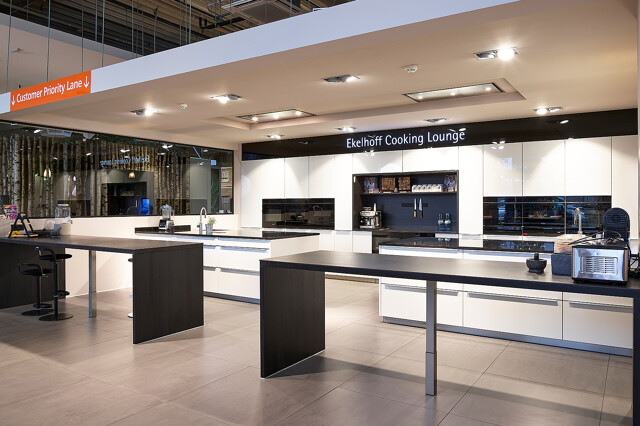 Grote professionele keuken-Siemens-Contur-Ekelhoff Keukens - Showroomkeuken Sale