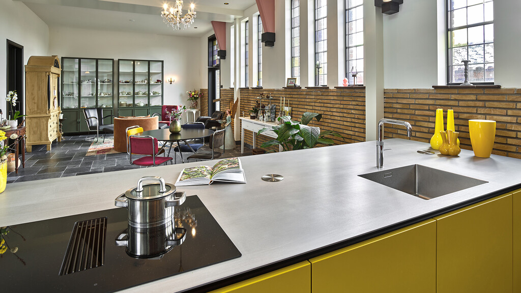 Keuken in geel - in Friesland Nederland van Ekelhoff Nordhorn