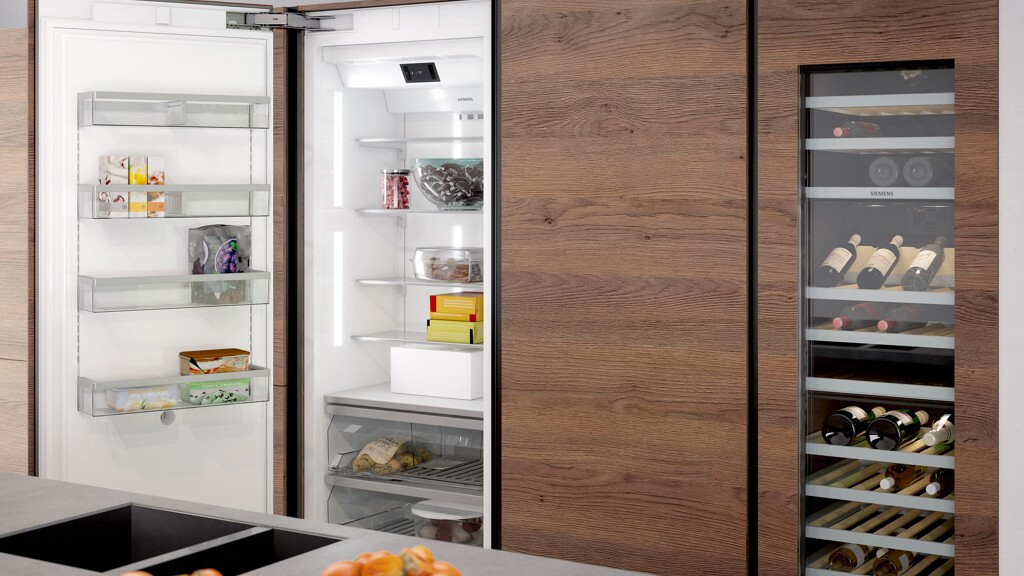 Ontdek de nieuwste keukenapparatuur van Siemens, en hoe slimme technologie uw leven makkelijker maakt. Koelkast mit Hyperfresh. Siemens home connect -Siemens iQ700-Siemens iQ500. Kom langs bij Ekelhoff Keukens in Nordhorn